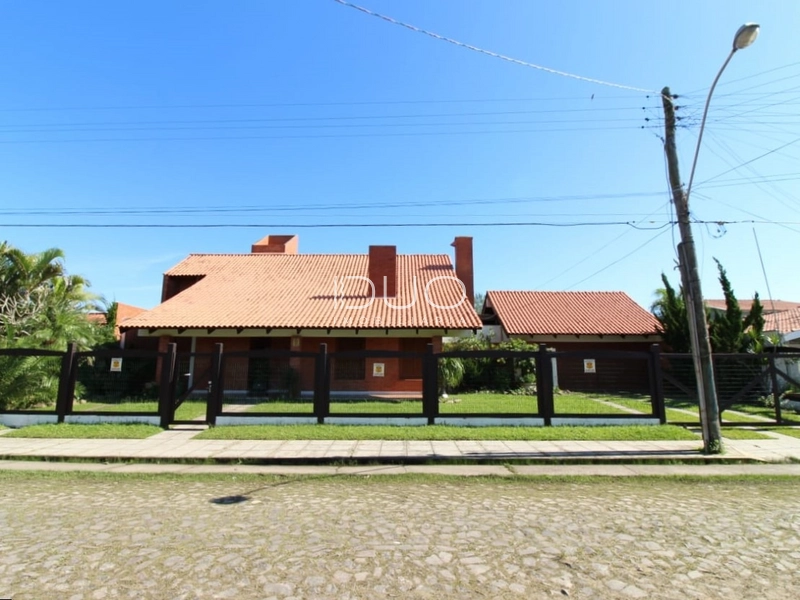 CASA EM XANGRI-LÁ: 1ª foto da galeria de imagens do imóvel