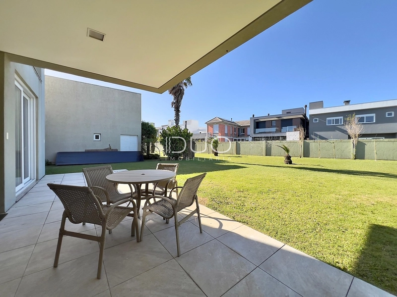 CASA NO CONDOMÍNIO VENTURA CLUB EM XANGRI-LÁ: 24ª foto da galeria de imagens do imóvel