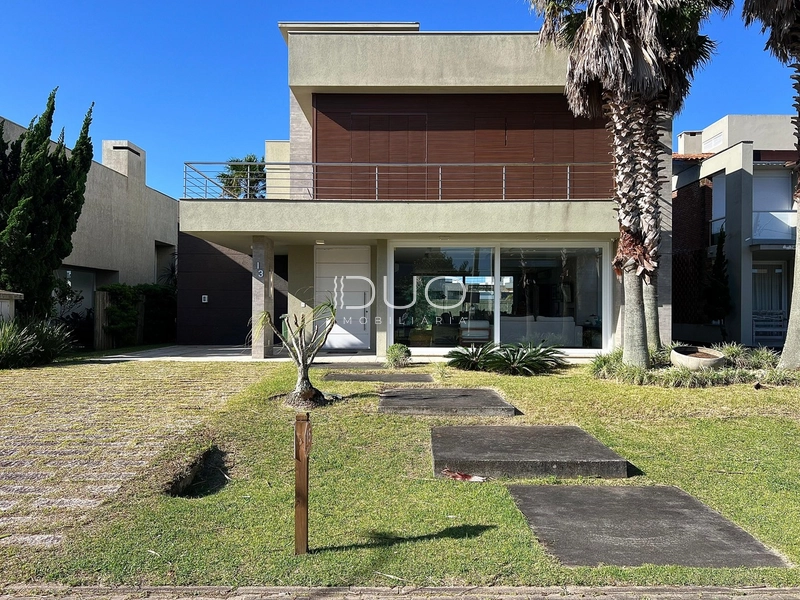 CASA NO CONDOMÍNIO VENTURA CLUB EM XANGRI-LÁ