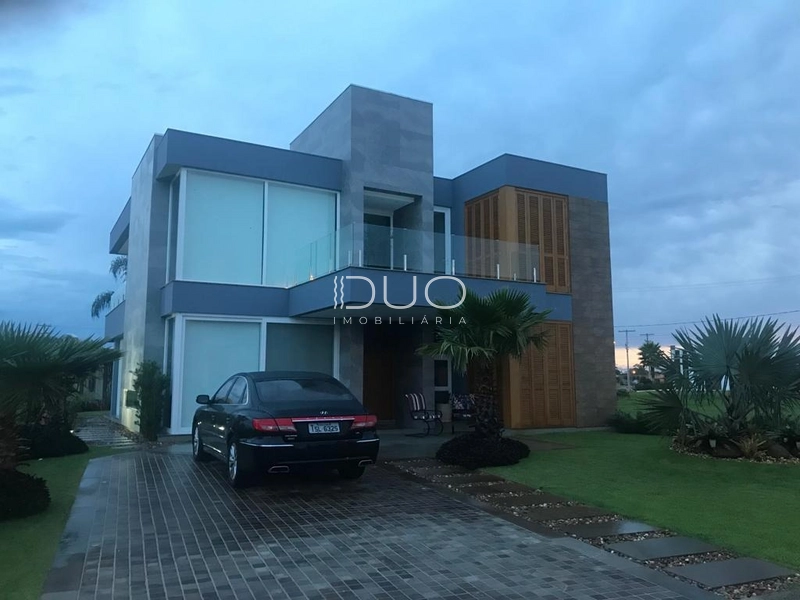 SOBRADO NO CONDOMÍNIO CAPÃO ILHAS RESORT