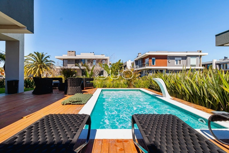 SOBRADO NO CONDOMÍNIO BLUE EM XANGRI-LÁ: 16ª foto da galeria de imagens do imóvel