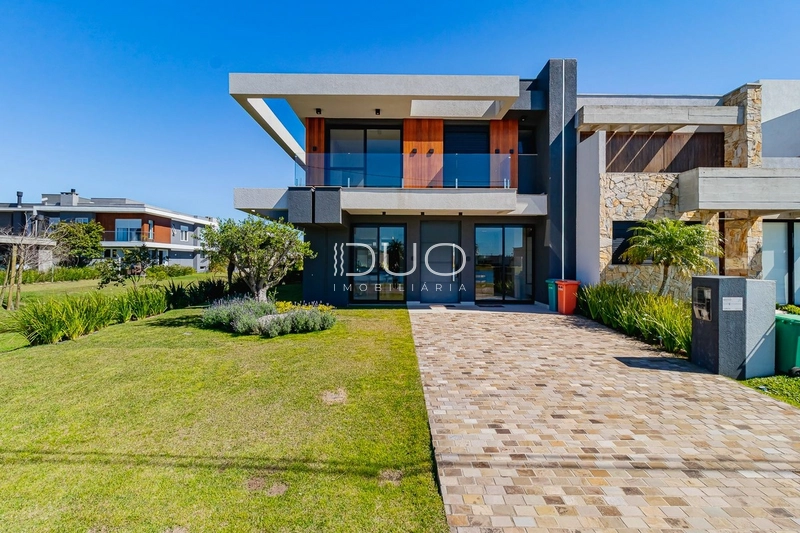 SOBRADO NO CONDOMÍNIO BLUE EM XANGRI-LÁ: 2ª foto da galeria de imagens do imóvel