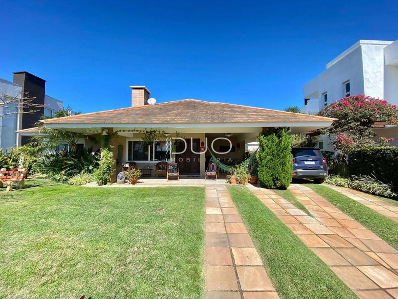 CASA NO CONDOMÍNIO QUINTAS DO LAGO