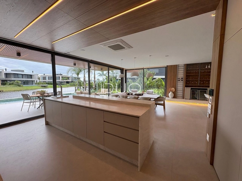 SOBRADO NO CONDOMÍNIO SENSE EM XANGRI-LÁ: 13ª foto da galeria de imagens do imóvel