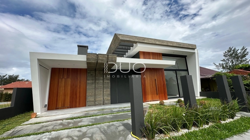 CASA EM XANGRI-LÁ: 2ª foto da galeria de imagens do imóvel