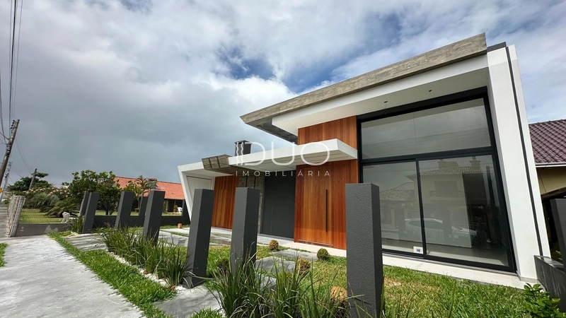 CASA EM XANGRI-LÁ: 3ª foto da galeria de imagens do imóvel