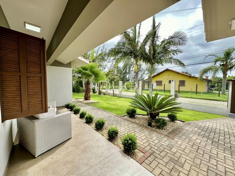 CASA EM XANGRI-LÁ: 6ª foto da galeria de imagens do imóvel