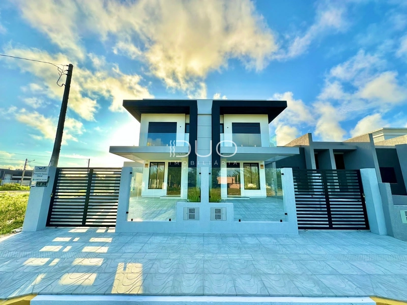 SOBRADO Á VENDA LADO MAR