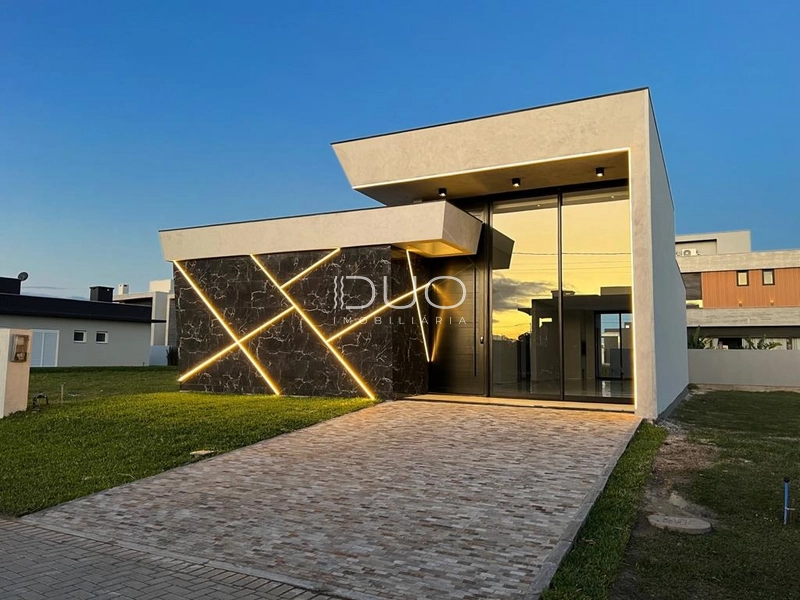 CASA NO CONDOMÍNIO SUNSET EM XANGRI-LÁ