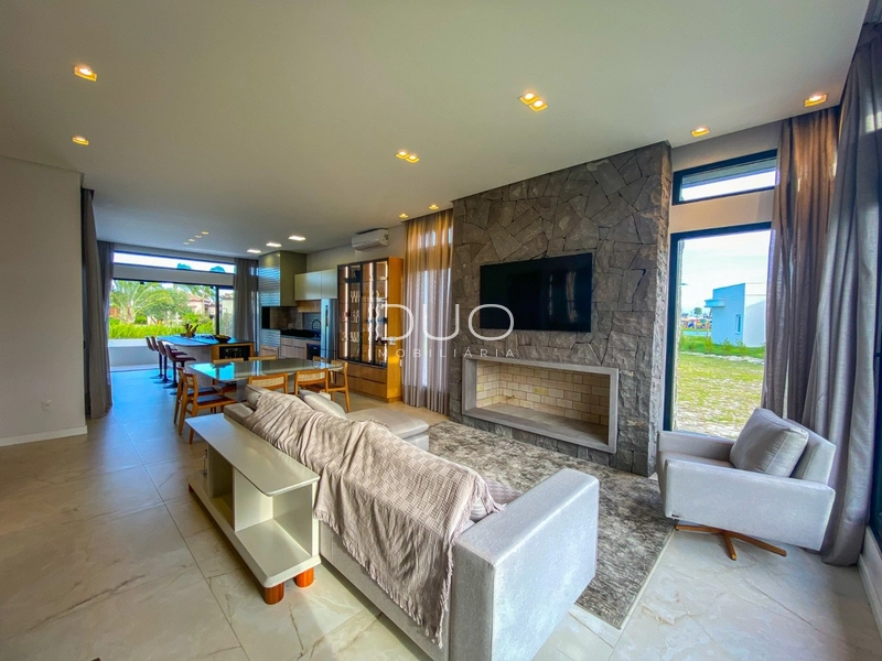CASA NO CONDOMÍNIO RIVIERA EM XANGRI-LÁ: 8ª foto da galeria de imagens do imóvel