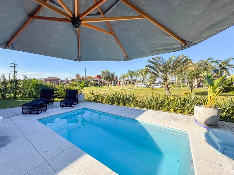 CASA NO CONDOMÍNIO RIVIERA EM XANGRI-LÁ: 22ª foto da galeria de imagens do imóvel