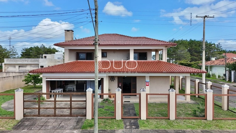 SOBRADO JUNTO AO MAR