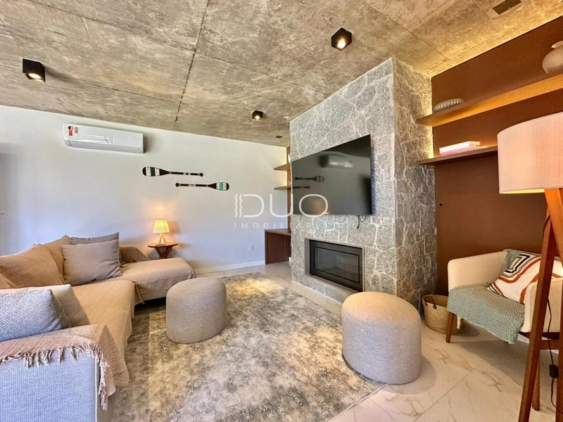 CASA NO CENTRO DE XANGRI-LÁ: 2ª foto da galeria de imagens do imóvel