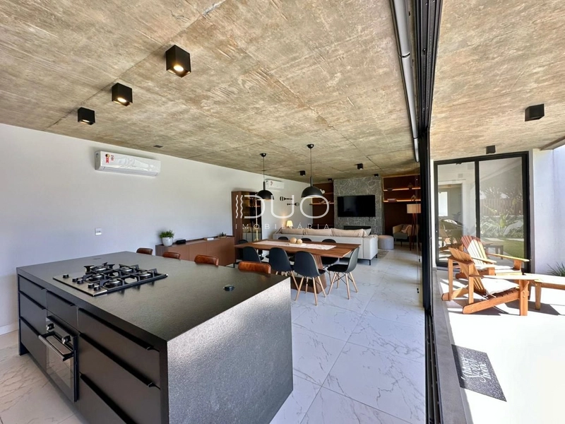 CASA NO CENTRO DE XANGRI-LÁ: 9ª foto da galeria de imagens do imóvel