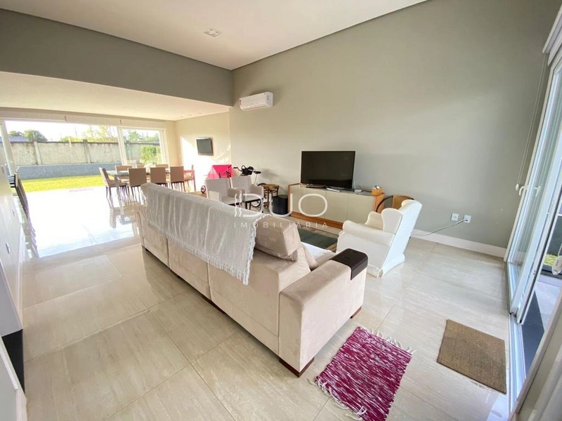 CASA NO CONDOMÍNIO DUBAI RESORT EM CAPÃO DA CANOA