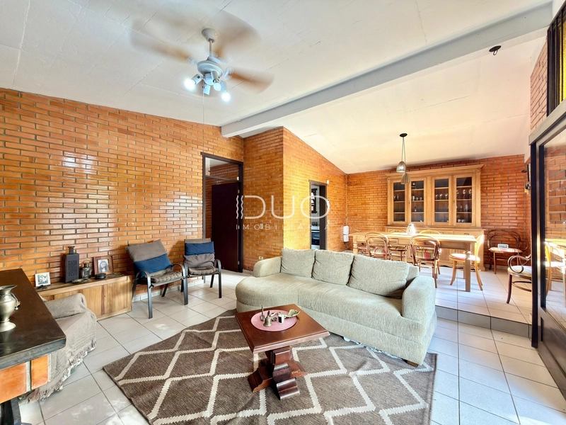 CASA EM XANGRI-LÁ: 10ª foto da galeria de imagens do imóvel