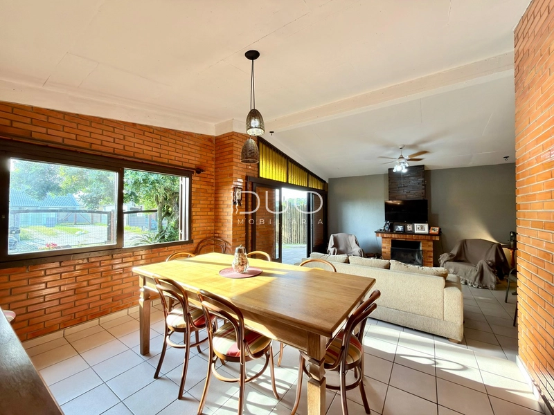 CASA EM XANGRI-LÁ: 11ª foto da galeria de imagens do imóvel