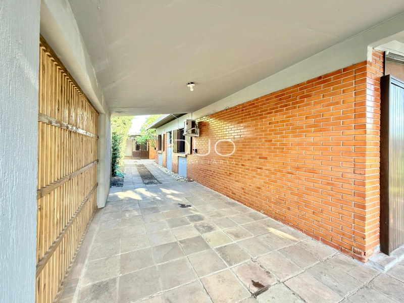 CASA EM XANGRI-LÁ: 7ª foto da galeria de imagens do imóvel