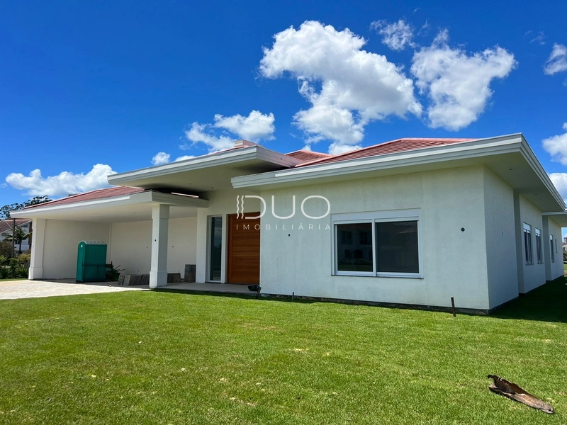 CASA NO CONDOMÍNIO GREEN VILLAGE EM XANGRI-LÁ