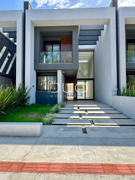 SOBRADO EM XANGRI-LÁ