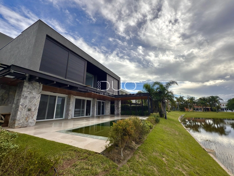 SOBRADO NO CONDOMÍNIO BOSQUES DE ATLÂNTIDA EM XANGRI-LÁ: 14ª foto da galeria de imagens do imóvel