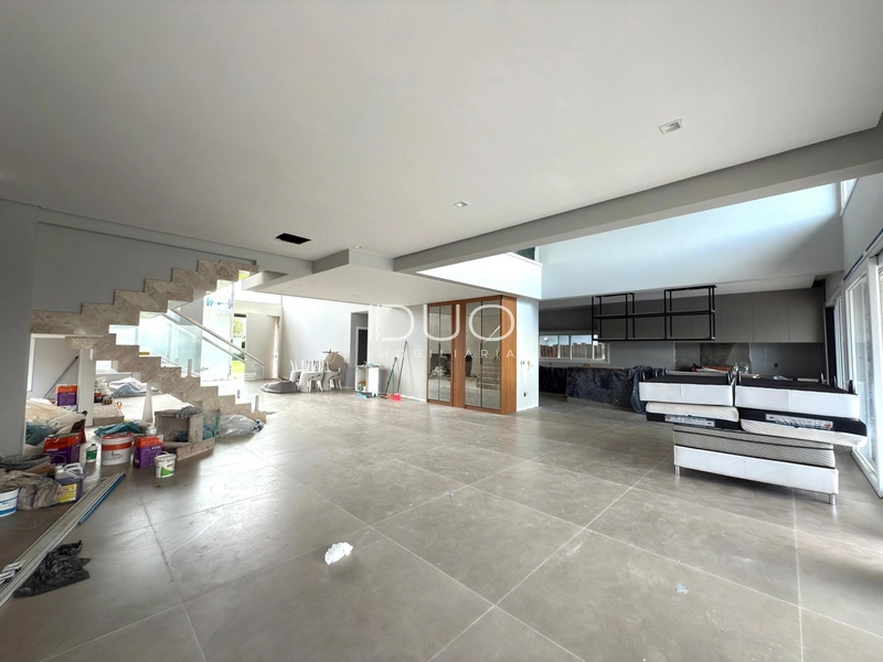 SOBRADO NO CONDOMÍNIO BOSQUES DE ATLÂNTIDA EM XANGRI-LÁ: 7ª foto da galeria de imagens do imóvel