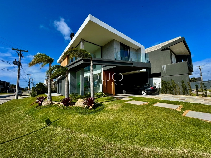 SOBRADO NO CONDOMÍNIO SUNSET EM XANGRI-LÁ