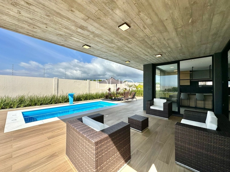 CASA NO CONDOMÍNIO COSTA SERENA