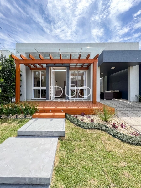 CASA NO CONDOMÍNIO LAS PALMAS EM XANGRI-LÁ