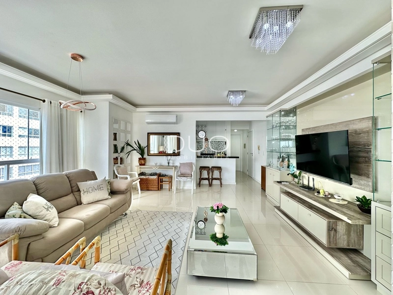 APARTAMENTO DE ESQUINA