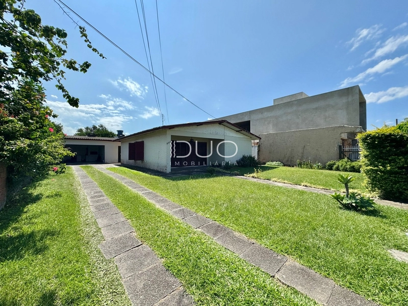 CASA EM XANGRI-LÁ: 2ª foto da galeria de imagens do imóvel