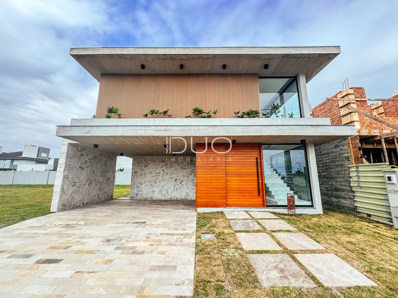 CASA NO CONDOMÍNIO AMARE EM XANGRI-LÁ