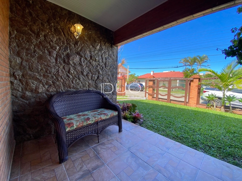 CASA EM XANGRI-LÁ: 5ª foto da galeria de imagens do imóvel