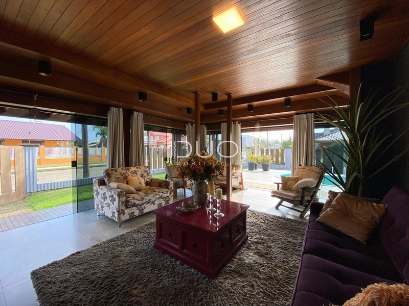 CASA EM XANGRI-LÁ: 4ª foto da galeria de imagens do imóvel