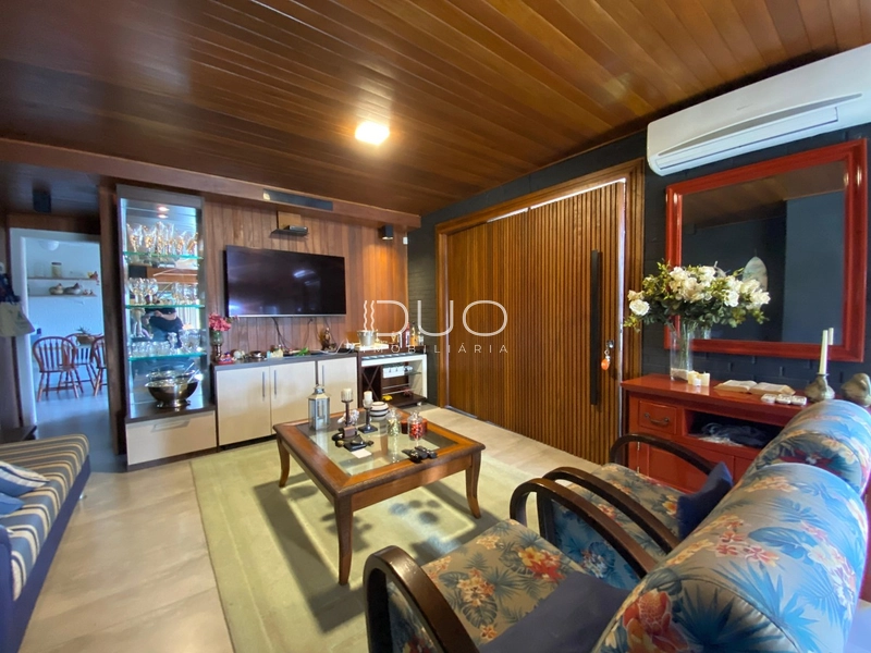 CASA EM XANGRI-LÁ: 5ª foto da galeria de imagens do imóvel