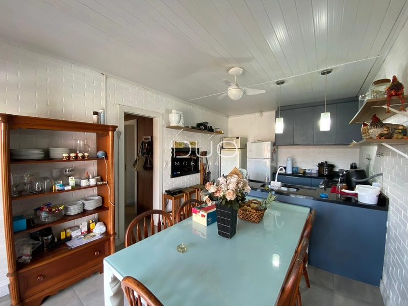 CASA EM XANGRI-LÁ: 8ª foto da galeria de imagens do imóvel