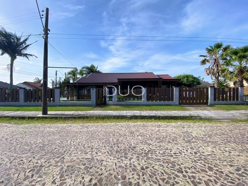 CASA EM XANGRI-LÁ: 1ª foto da galeria de imagens do imóvel