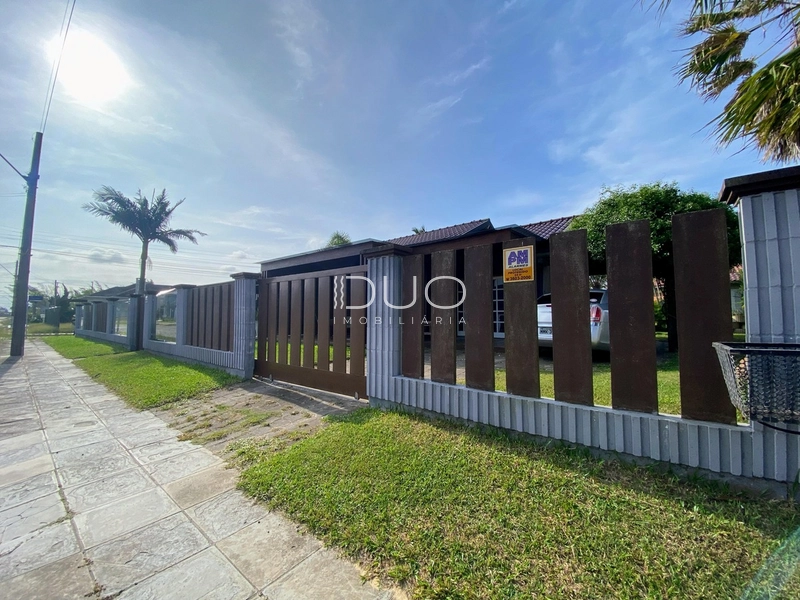 CASA EM XANGRI-LÁ: 2ª foto da galeria de imagens do imóvel