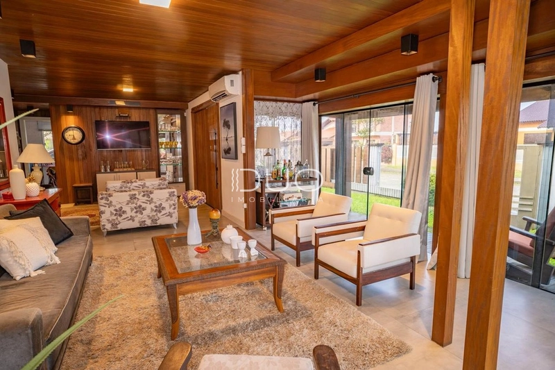 CASA EM XANGRI-LÁ: 5ª foto da galeria de imagens do imóvel