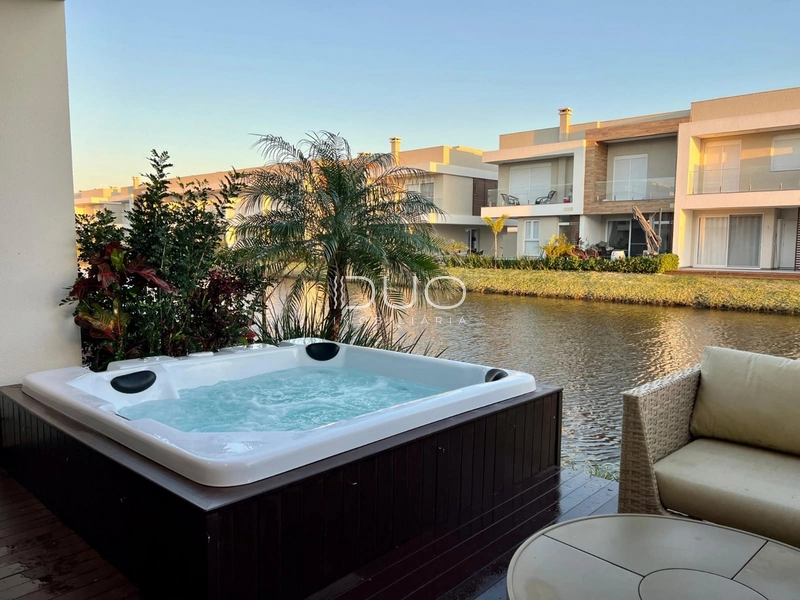 SOBRADO EM  CONDOMÍNIO EM CAPÃO DA CANOA