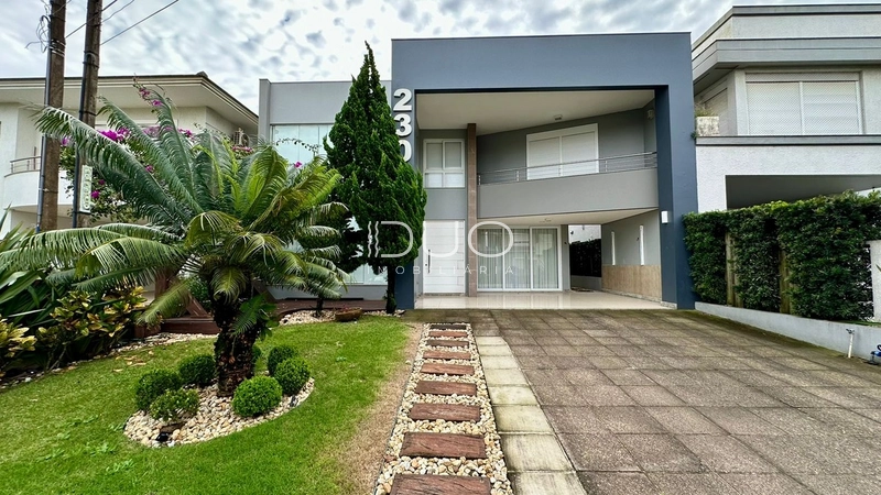 SOBRADO NO CONDOMÍNIO CONDADO DE CAPÃO