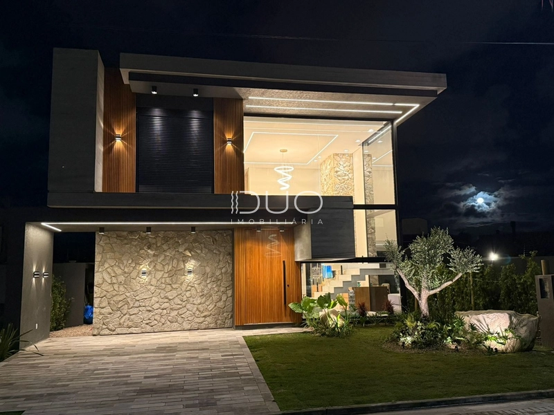 CASA NO CONDOMÍNIO AMARE EM XANGRI-LÁ