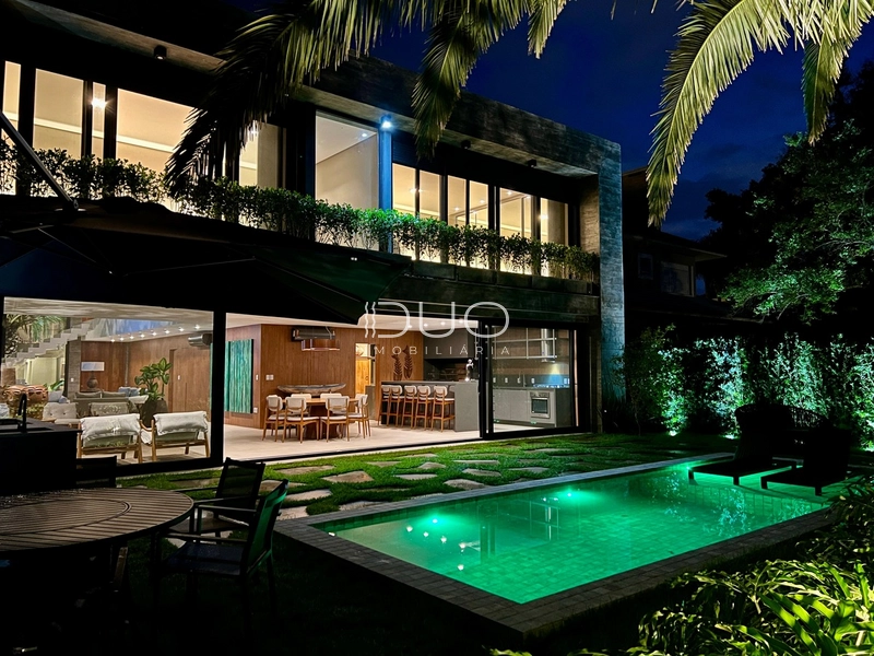 SOBRADO NO CONDOMÍNIO VELAS DA MARINA EM CAPÃO DA CANOA