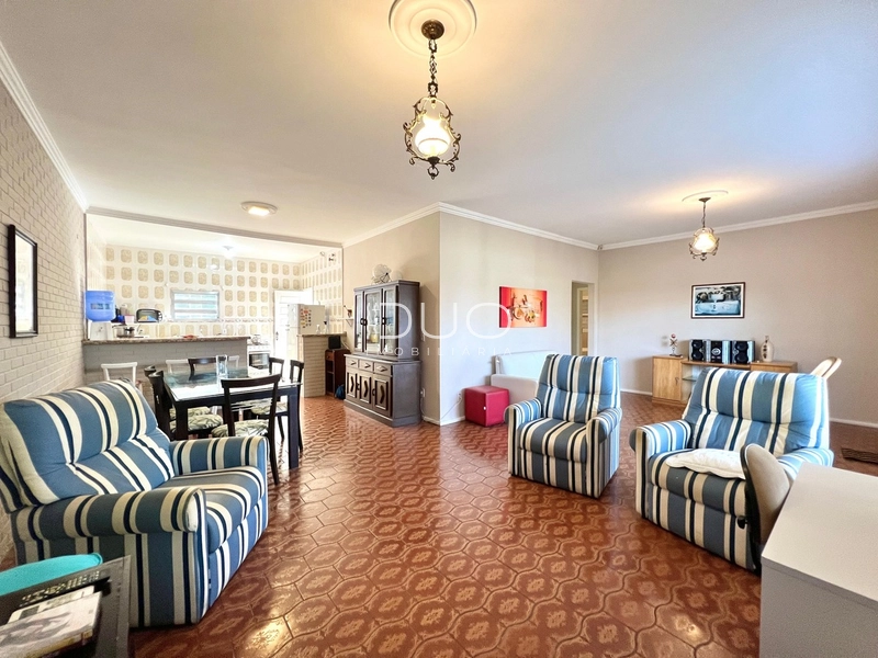 CASA EM XANGRI-LÁ: 4ª foto da galeria de imagens do imóvel