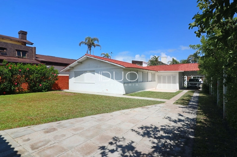 CASA EM XANGRI-LÁ: 4ª foto da galeria de imagens do imóvel