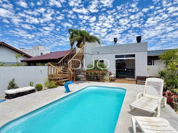 SOBRADO EM XANGRI-LÁ