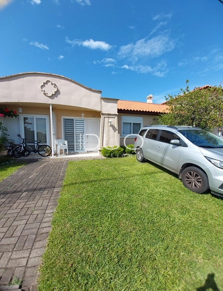CASA NO CONDOMÍNIO EM CAPÃO DA CANOA