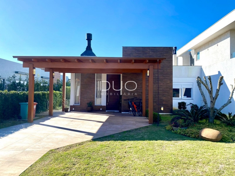 CASA NO CONDOMÍNIO RIVIERA EM XANGRI-LÁ: 1ª foto da galeria de imagens do imóvel