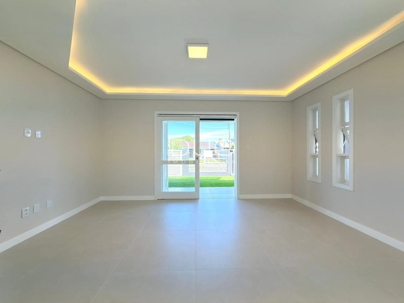 CASA EM XANGRI-LÁ: 8ª foto da galeria de imagens do imóvel