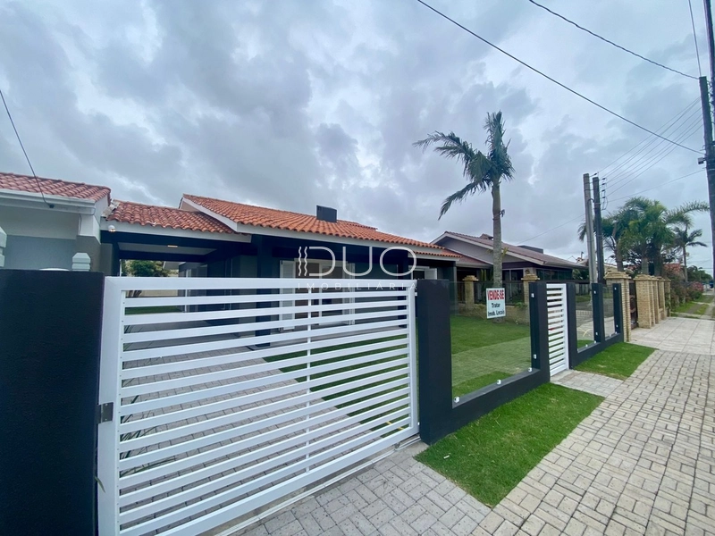 CASA EM XANGRI-LÁ: 2ª foto da galeria de imagens do imóvel